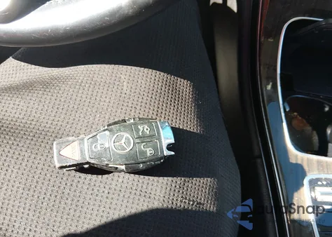 2016 Mercedes-Benz C 300 4Matic z USA, uszkodzony, nr VIN 55SWF4KB7GU143519